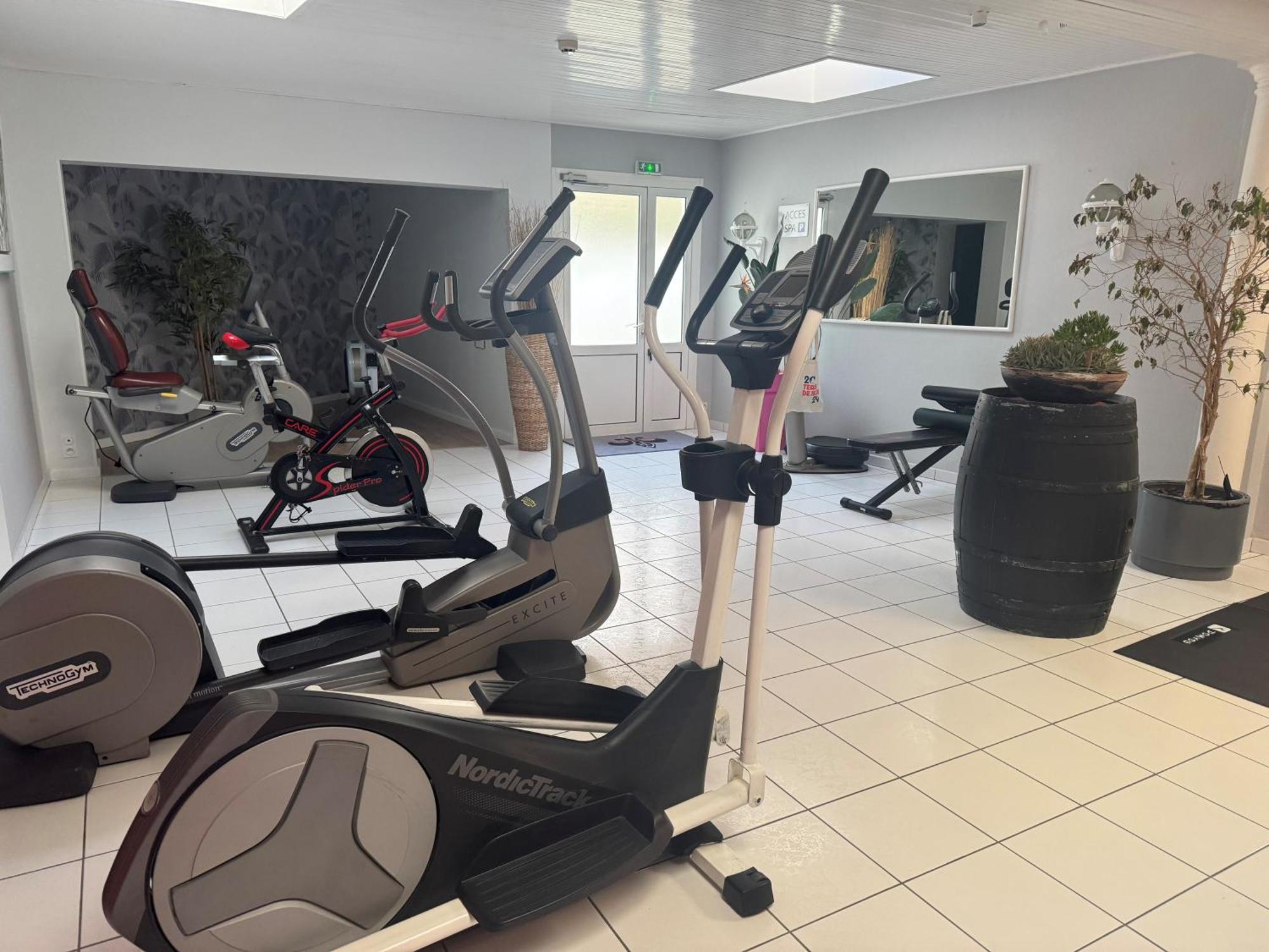 Les Sables-dʼOlonne Hotel Calme Des Pins & Spa מראה חיצוני תמונה