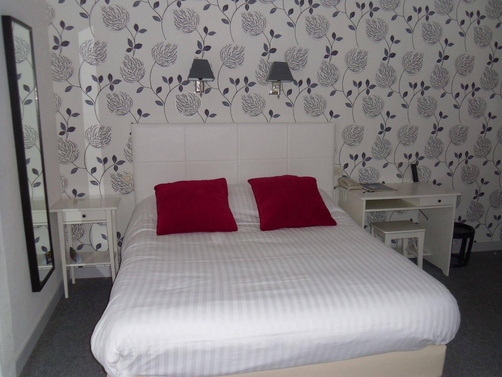 Les Sables-dʼOlonne Hotel Calme Des Pins & Spa מראה חיצוני תמונה