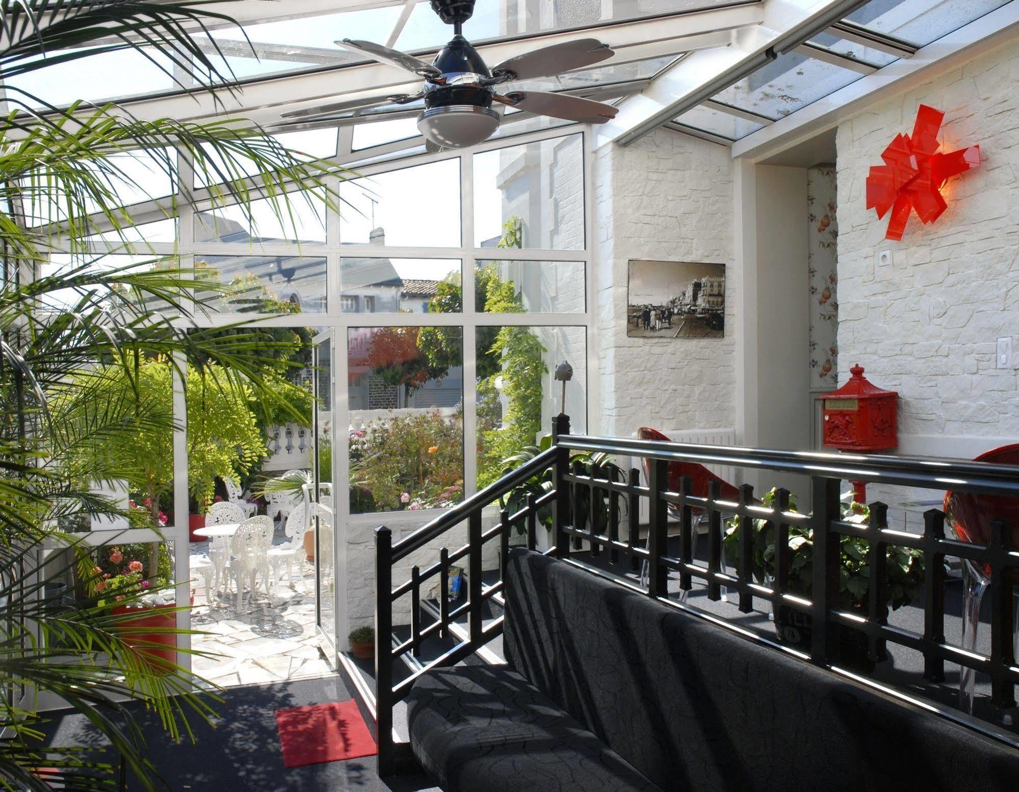 Les Sables-dʼOlonne Hotel Calme Des Pins & Spa מראה חיצוני תמונה